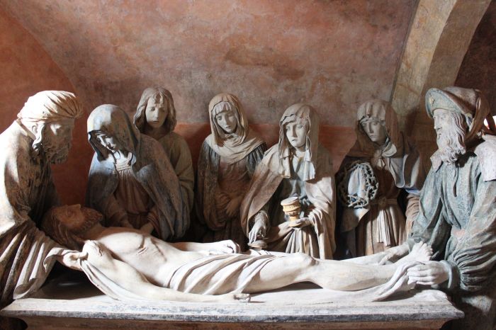 Mise au tombeau du maître de Chaource - Eglise St Jean Baptiste de  Chaource(1).JPG